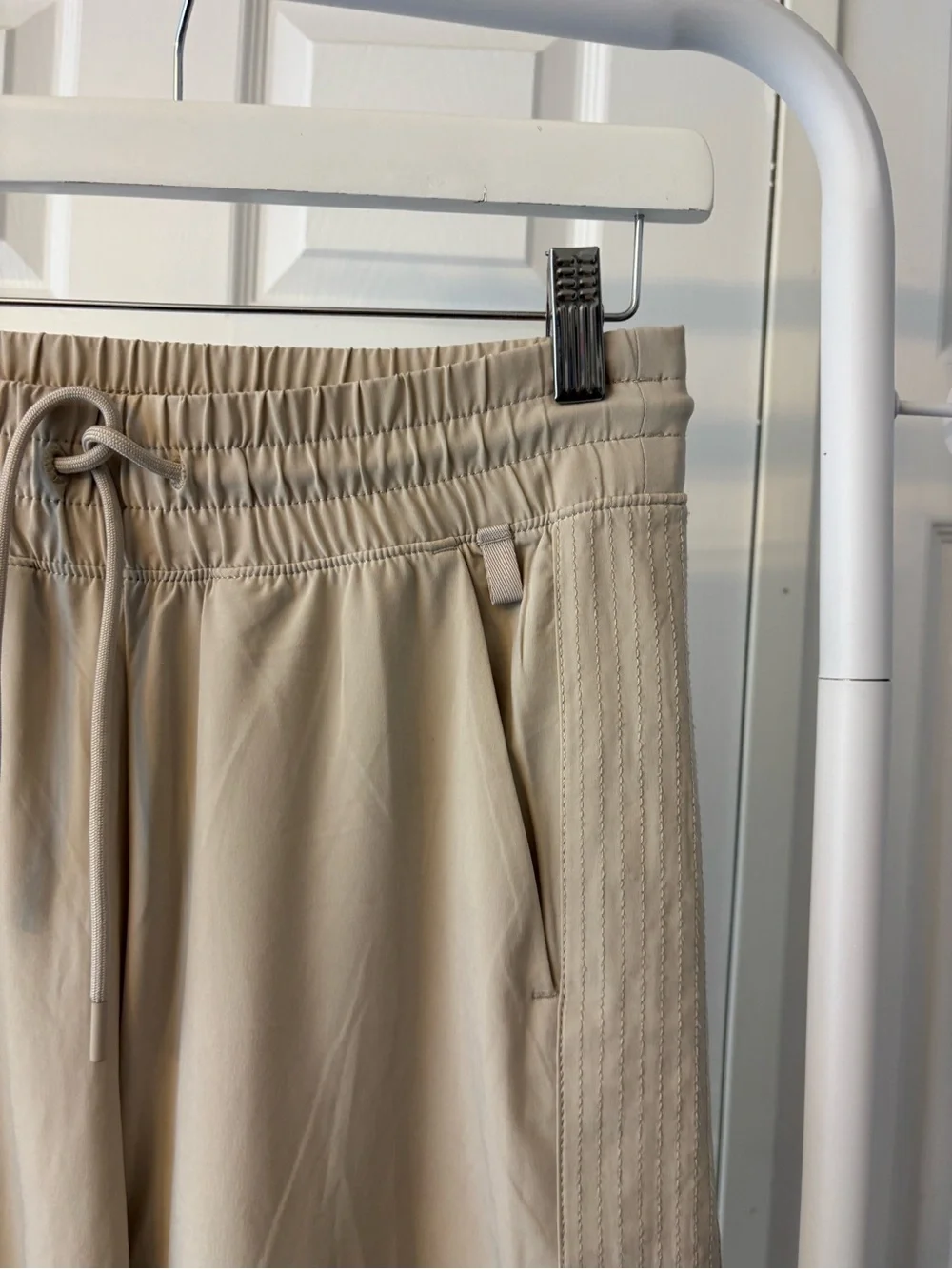 Atheltica Beige Highrise Drawstring Wide Leg Athleisure Pants Size 4 - Picture 3 of 7